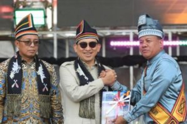 Bupati Kuansing Minta Pusat Bangun Tribun Permanen dan Tetapkan KSPN untuk Pacu Jalur